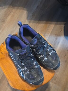 Puma Black & Purple Tennis Shoes